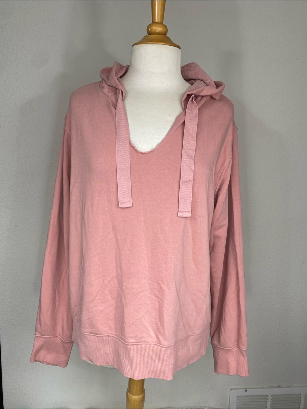 Hanes Luxe Collection Womens Blush Boxy Sweatshirt Size Medium Casual Athleisure